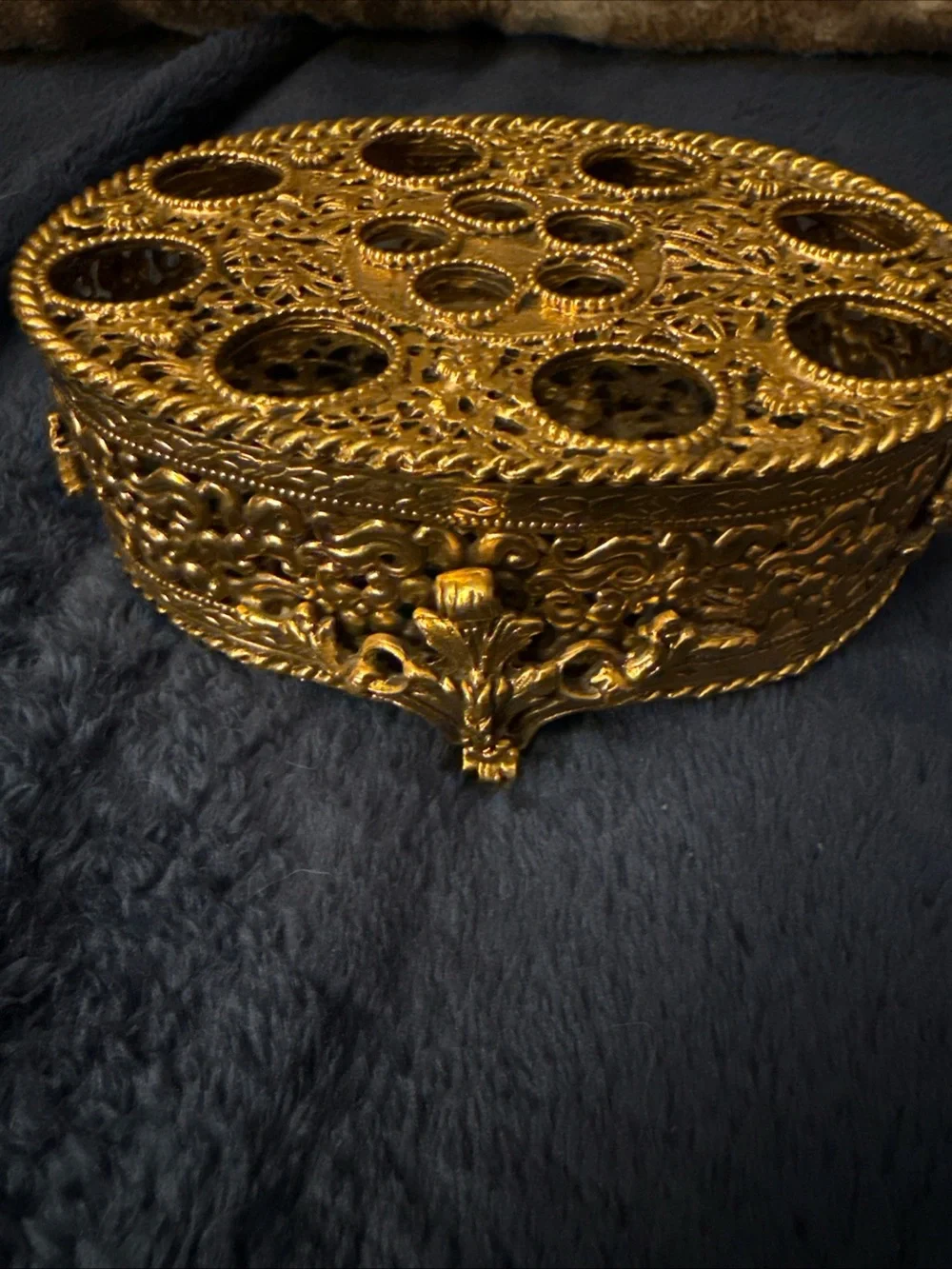 Style built elegant gold
